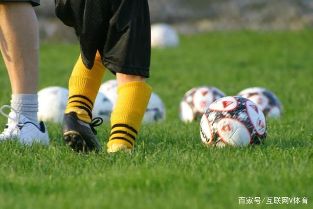 西海岸vs海港首发：5外援PK！戴维森、张修维、莱昂纳多出战